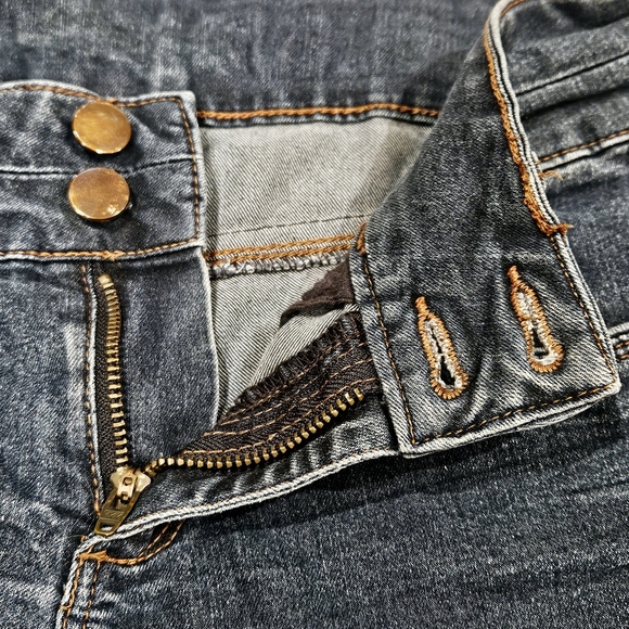 Vintage Jean Shorts - Picture 5 of 7